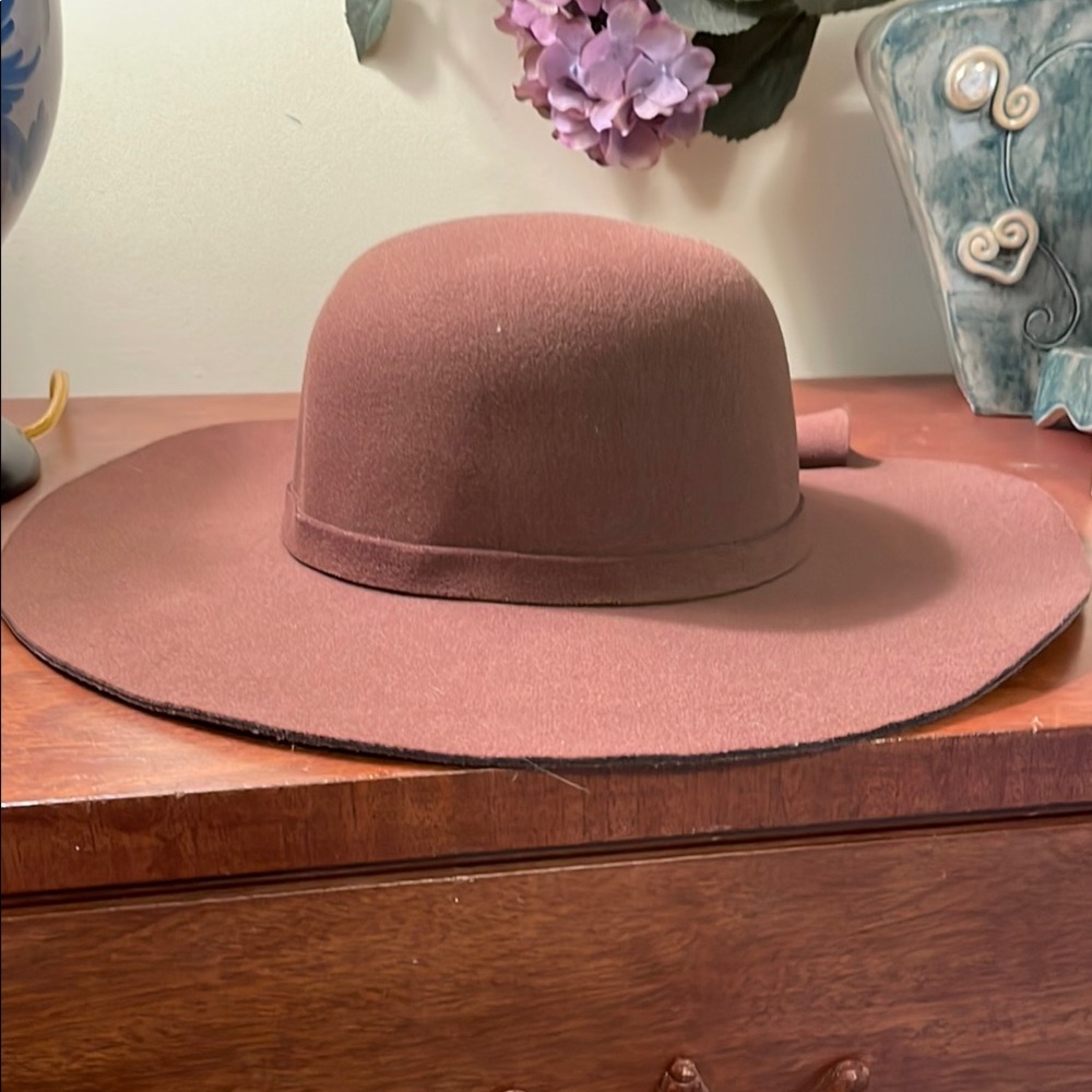 Elegant Brown Wide-Brim Hat